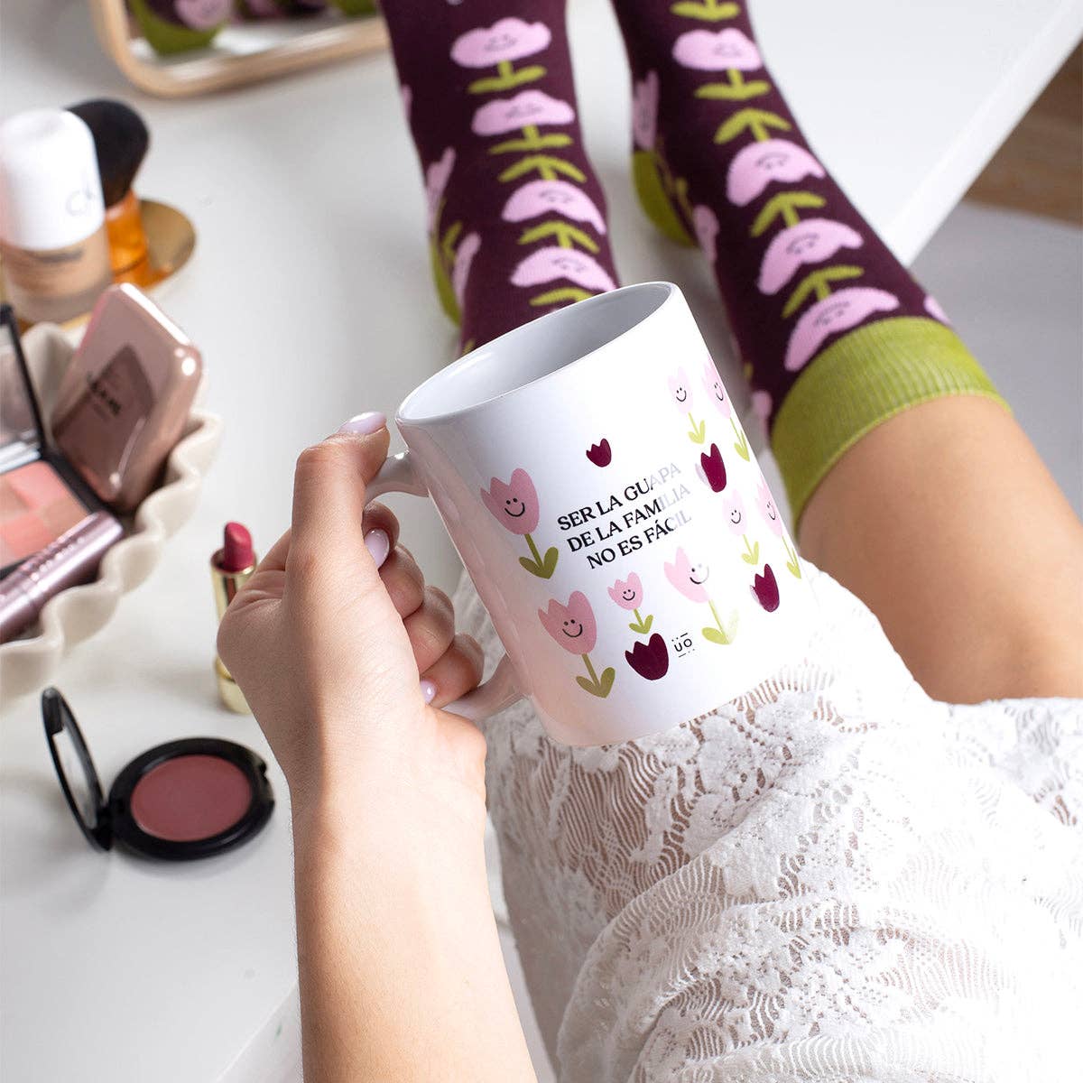 Taza "Ser la guapa de la familia no es fácil" Fam