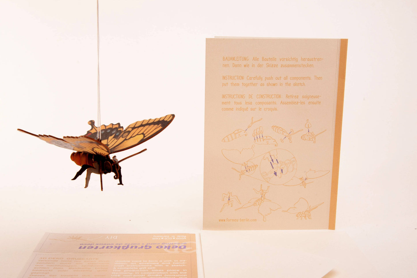Tarjeta decorativa 3D de saludo con mariposa