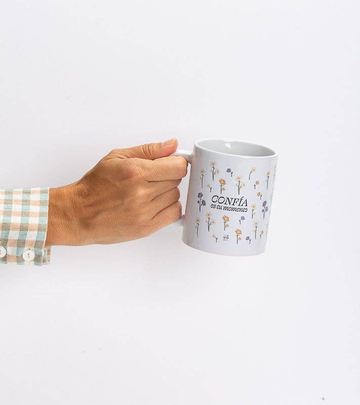 Taza "Confía Es Tu Momento"