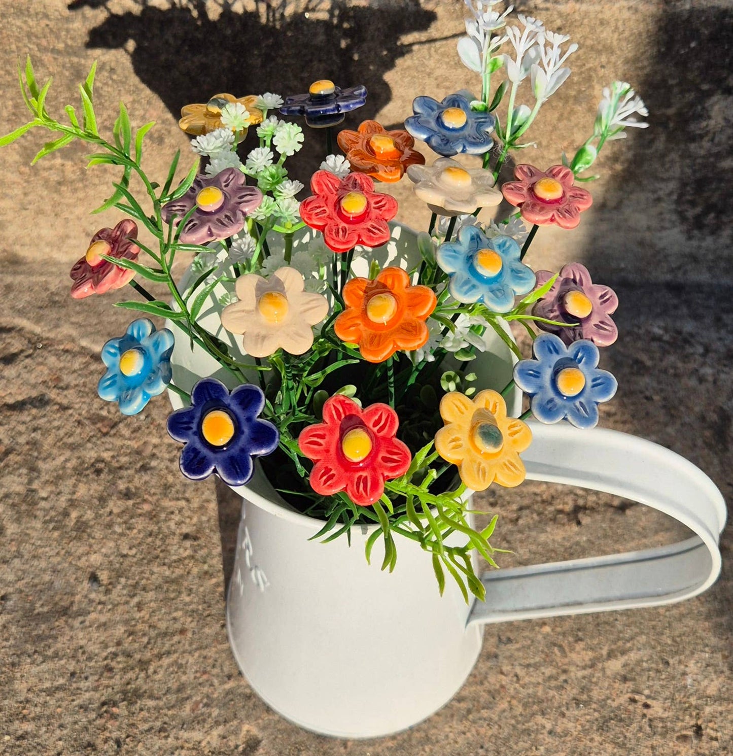 Flor de fresa de cerámica con tallo para plantas