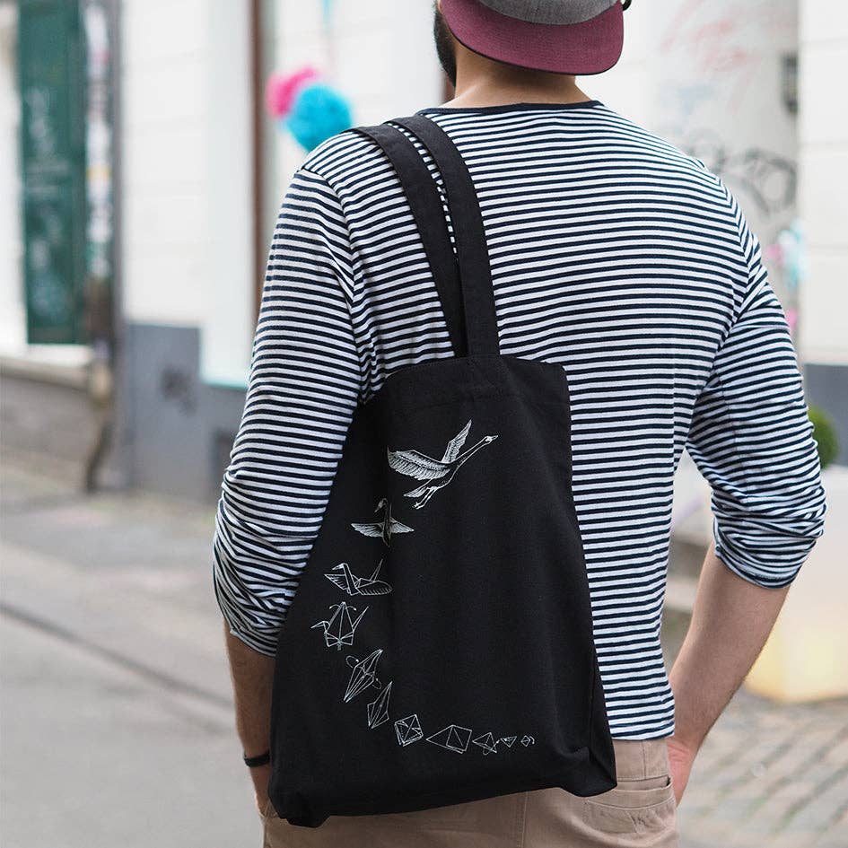 Bolsa de yute negra con cisne origami - reciclada