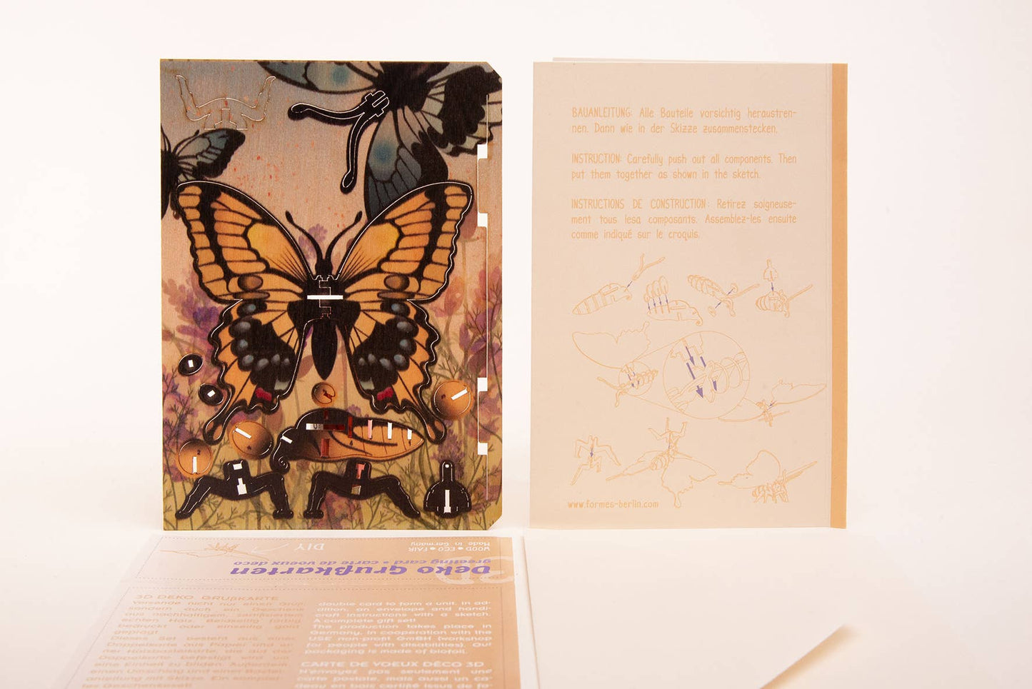 Tarjeta decorativa 3D de saludo con mariposa