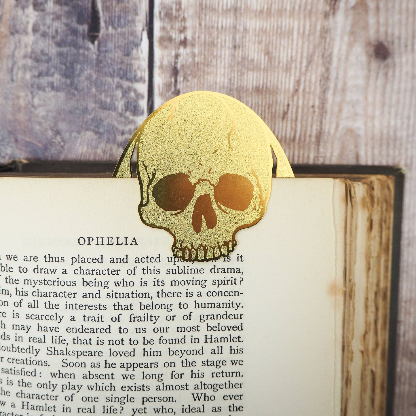 Marcapáginas de latón con diseño de calavera de Shakespeare Hamlet «To Read Or.»