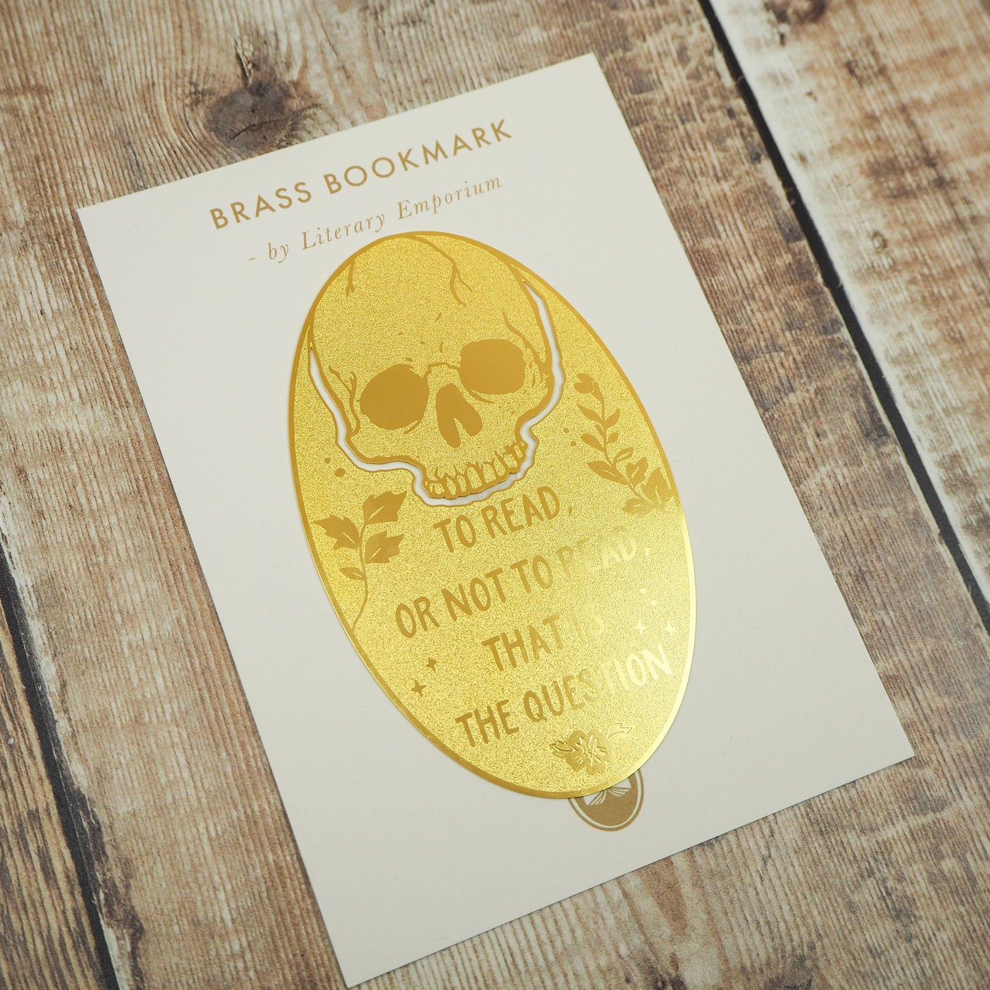 Marcapáginas de latón con diseño de calavera de Shakespeare Hamlet «To Read Or.»