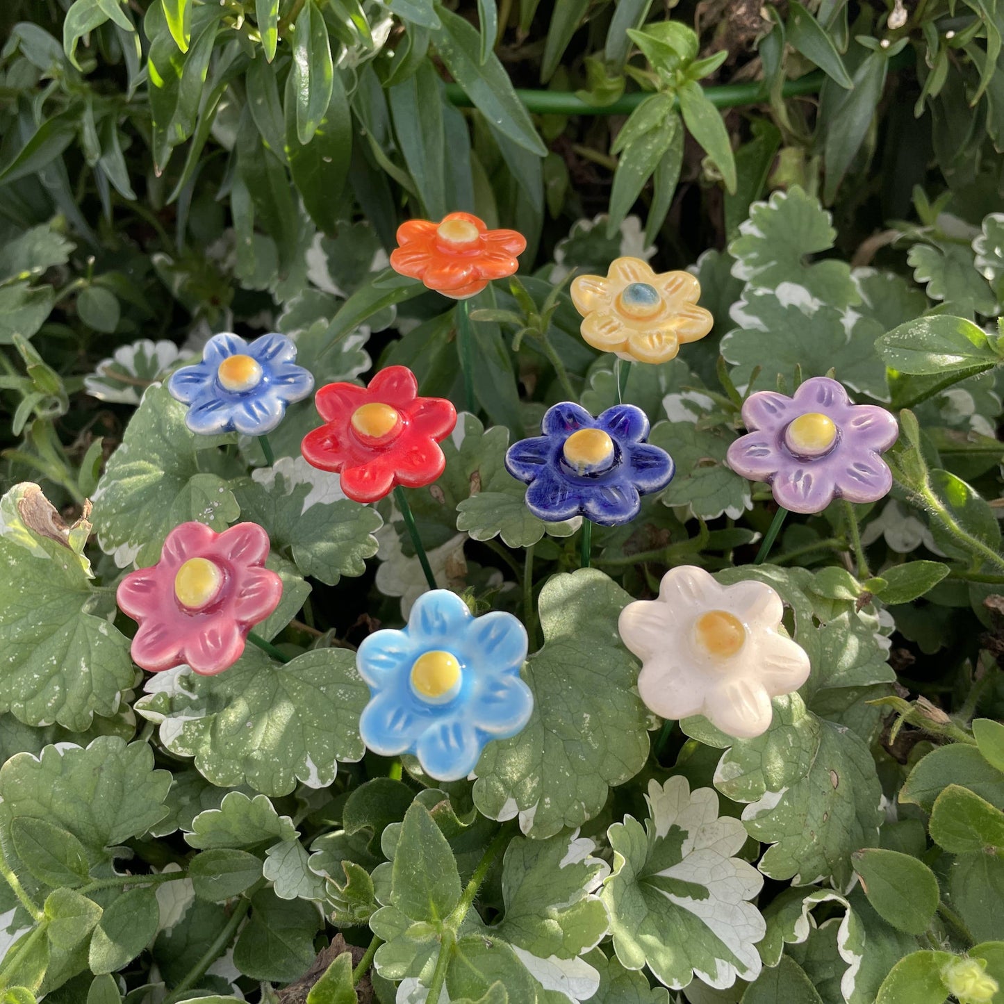 Flor de fresa de cerámica con tallo para plantas