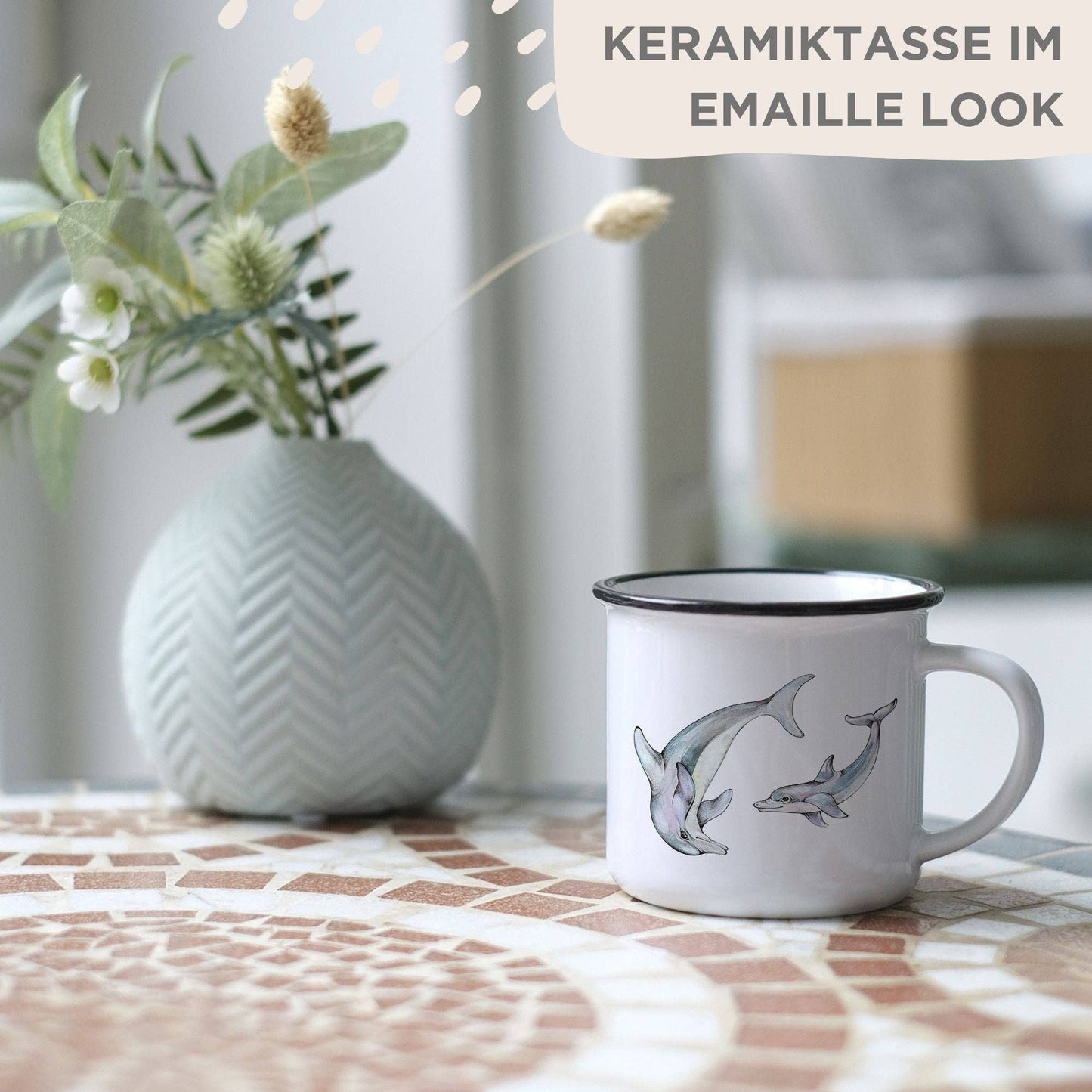 Taza de cerámica con delfines