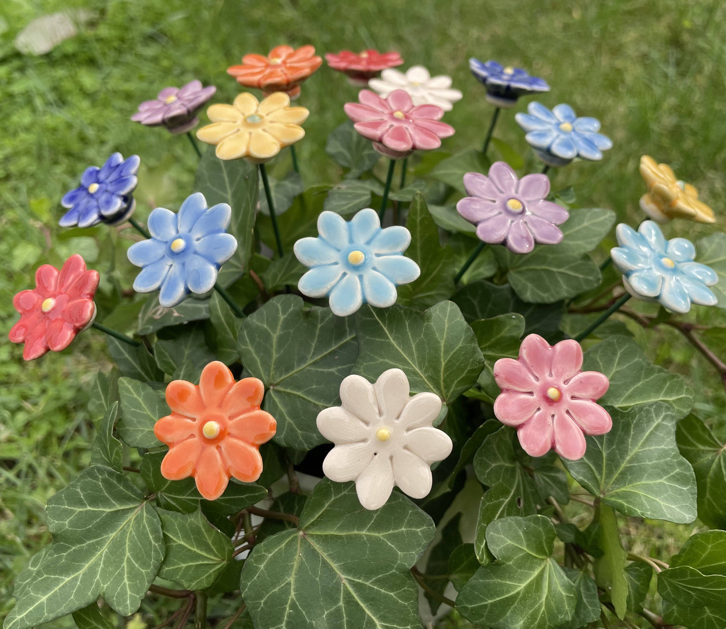 Margarita en cerámica con mini tallo, decoración para plantas