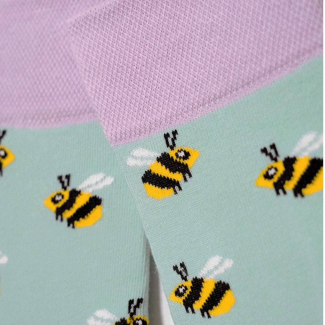 Calcetines con diseño de enjambre de abejas